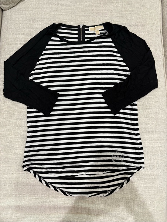 MICHAEL Michael Kors Tops - MICHAEL Michael Kors Black & White Striped Raglan Long Sleeve Top